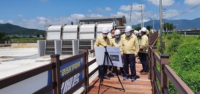 ▲ 주낙영 경주시장이 현장점검을 하고 있다.ⓒ포항시