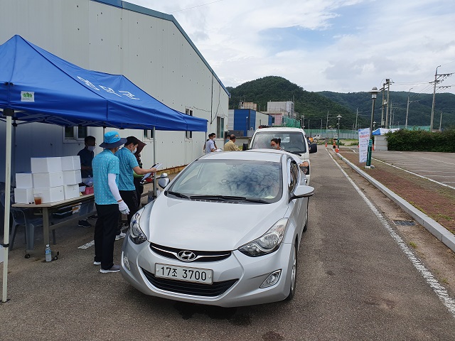 ▲ 영덕군은 황금은어 현장 판매를 ‘성황리’ 종료했다.ⓒ영덕군