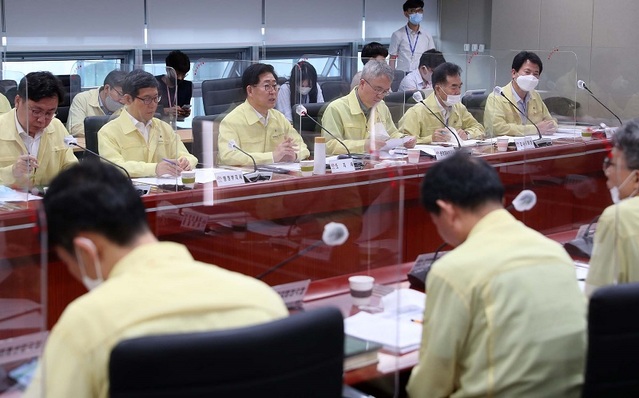 ▲ 양승조 충남도지사가 10일 도청에서 열린 실국원장회의에서 모두 발언을 하고 있다.ⓒ충남도