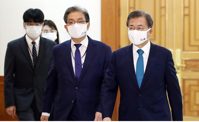 ▲ 문재인 대통령과 노영민 비서실장. ⓒ뉴시스