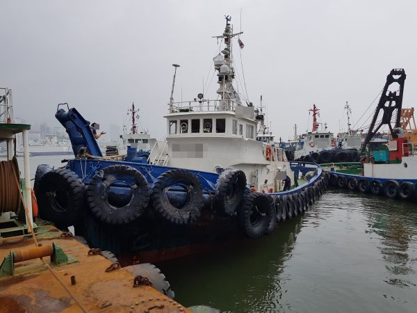 ▲ 해상 기름유출 도주 선박.ⓒ동해해양경찰서