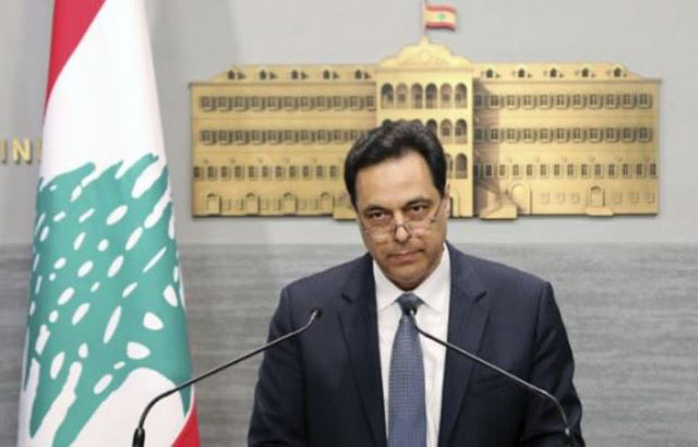 ▲ 기자회견에서 내각 총사퇴를 밝히는 하산 디아브 레바논 총리. ⓒ뉴시스 AP. 무단전재 및 재배포 금지.