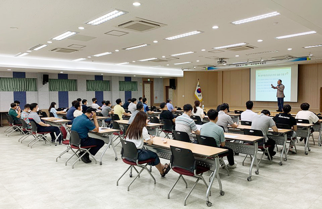 ▲ 특강을 진행하는 박동균 교수.ⓒ대구한의대