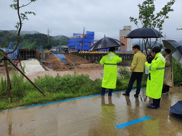 ▲ 영덕 전통시장에서 배수 펌프장 시운전을 진행했다.ⓒ영덕군