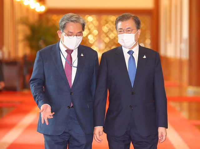 ▲ 문재인 대통령과 노영민 비서실장. ⓒ뉴시스