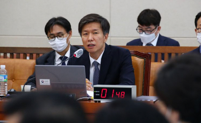 ▲ 19일 국회 기재위 인사청문회에서 답변하고 있는 김대지 국세청장 후보자 ⓒ연합뉴스 제공