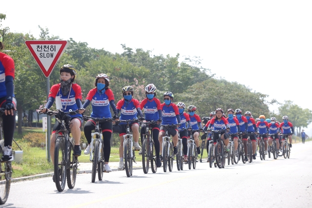 ▲ 세계연합종주단은 대구자전거 동호인들과 문경새재로 향하는 것을 끝으로 대구통일대장정은 마무리됐다.ⓒ남북통일운동국민연합