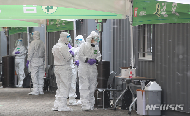 ▲ 교회발(發) 우한코로나(코로나19) 재확산 우려가 커지면서 의료계가 사회적 거리두기를 3단계로 격상해야 한다고 주장했다. ⓒ뉴시스