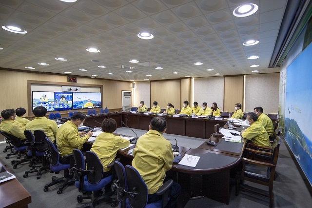 ▲ 김병수 군수는 코로나19 대응 재난안전대책본부 회의를 개최했다.ⓒ울릉군