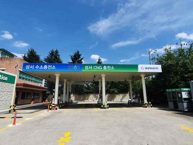 ▲ 대구시는 달서구 갈산동에 수소충전소를 완공하고 친환경차인 수소차 보급에 나서며 본격적인 ‘수소경제 사회’로의 진입을 알렸다.ⓒ대구시