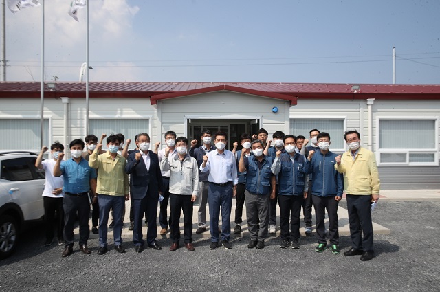 ▲ 이강덕 시장은  25일 오천읍 하수관로 정비사업 현장을 방문했다.ⓒ포항시