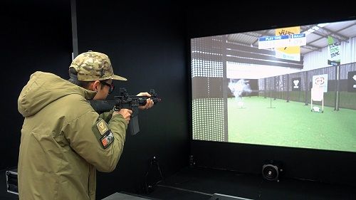 ▲ (주)엔씨이에스의 가상 사격 체험장 모습.ⓒ청주시