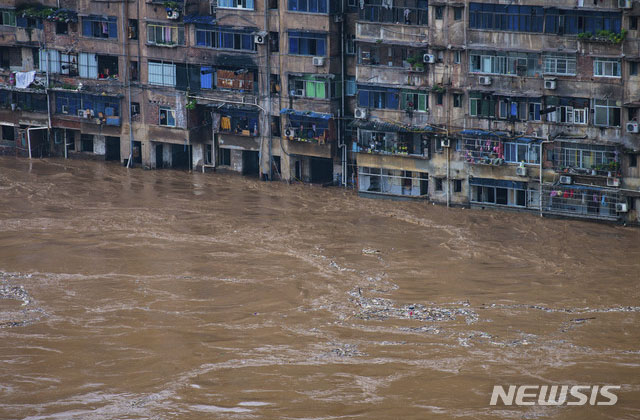 ▲ 물에 잠긴 양쯔강 유역 도시. ⓒ뉴시스 신화. 무단전재 및 재배포 금지.