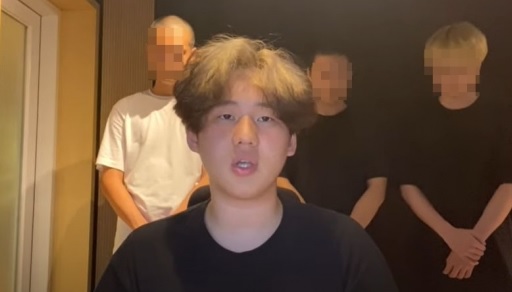 ▲ 사과 입장을 전하고 있는 류정란과 친구들. ⓒ류정란 인스타그램 채널 영상 캡처