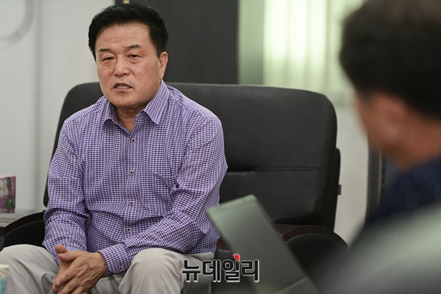 ▲ 이 전 의원은 최근 청년층과의 스킨십을 늘리고 있다. 최근 청년들이 부산을 떠나는 이유와 고충을 듣고 이를 바탕으로 정책을 만들기 위함이라고 한다. ⓒ정상윤 기자