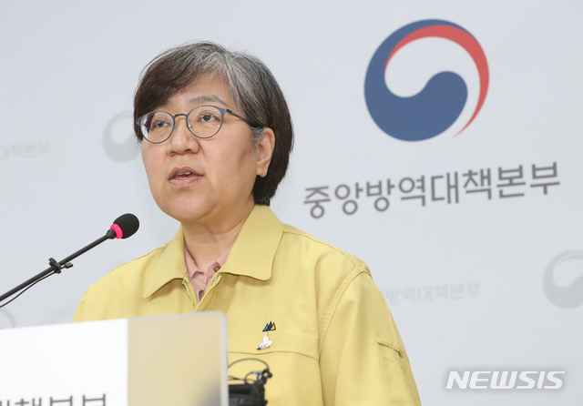 ▲ 정은경(사진) 중앙방역대책본부장은 30일 오후 정례브리핑에서 