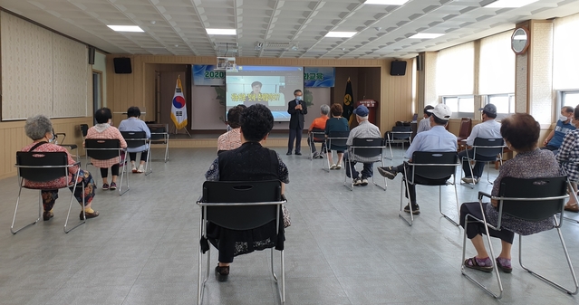 ▲ 청도군(군수 이승율)은 지난 27일 운문면 대천리 마을에서 2020년 귀농귀촌인과 함께하는 마을단위 찾아가는 융화교육을 가졌다.ⓒ청도군