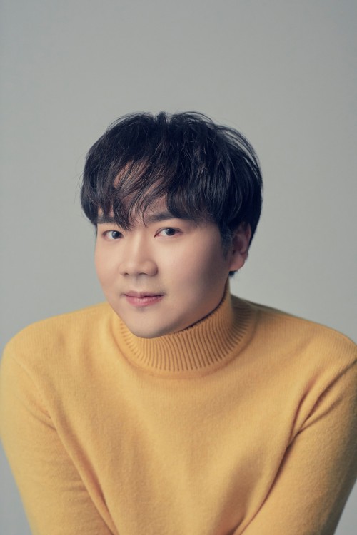 ▲ '팬텀싱어3' 출신의 테너 존조가 크레디아와 전속계약을 체결했다.ⓒ크레디아