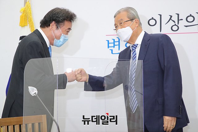 ▲ 이낙연(좌) 더불어민주당 대표와 김종인(우) 미래통합당 비상대책위원장. ⓒ박성원 기자