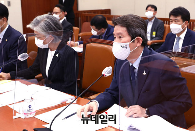 ▲ 지난 8월 31일 국회 외통위에 출석한 이인영 통일부 장관. ⓒ이종현 기자.