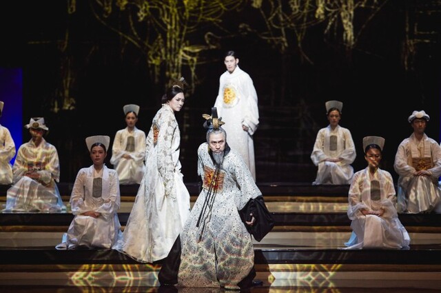 ▲ 창작가무극 '잃어버린 얼굴 1895' 공연 장면.ⓒ서울예술단