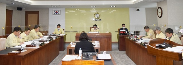 ▲ 2일 열린 충남도의회 제323회 임시회 농수해위원회 회의 장면.ⓒ충남도의회