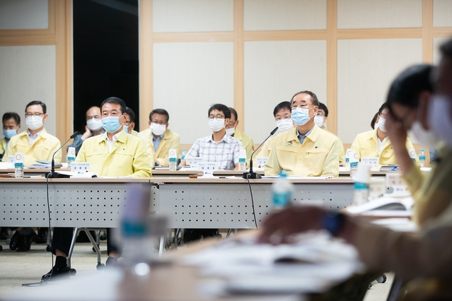 ▲ 통합신공항 시대를 착실히 준비해 공항 주요도로 등 연계망 확충, 항공관련 산업, 관광, 물류, 인력양성 등 구체적인 추진계획 수립으로 구미 미래발전 100년을 열어갈 새로운 전략을 완료할 계획이다.ⓒ구미시