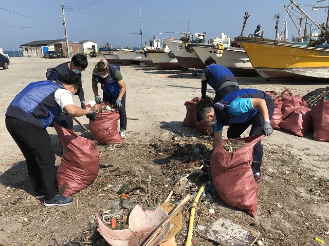 ▲ 월성본부는 태풍 ‘마이삭’ 피해복구를 지원했다.ⓒ월성본부