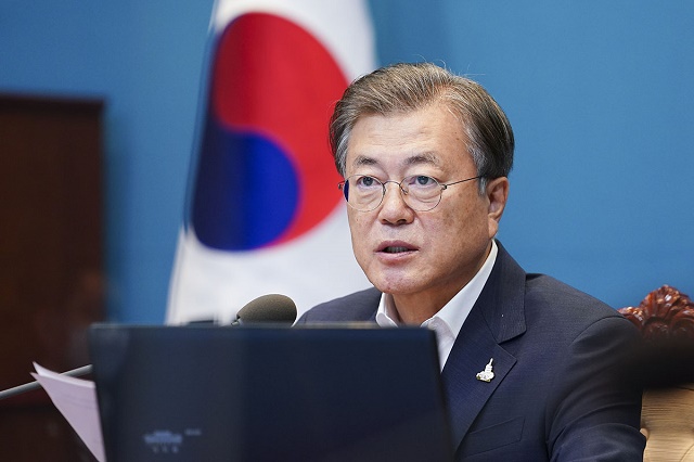 ▲ 문재인 대통령이 7일 청와대 여민관에서 수석보좌관회의를 주재하고 있다. ⓒ청와대