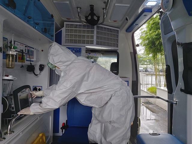 ▲ 충북소방이 구입한 음압 구급차 내부 모습.ⓒ충북도 소방본부