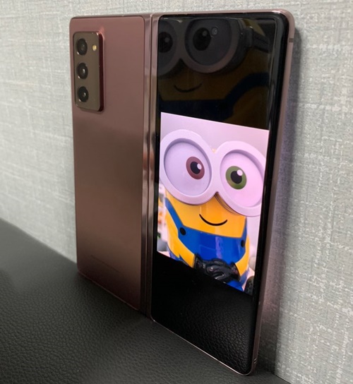 ▲ '듀얼 프리뷰'를 이용한 셀피 촬영. ⓒ이성진 기자