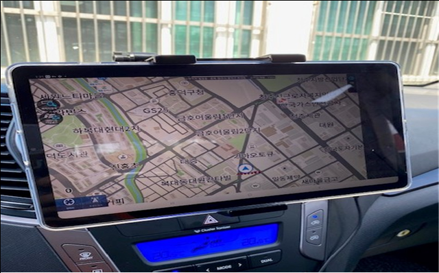 ▲ 충북소방본부가 노후 소방차량에 확대 설치한 관제시스템.ⓒ충북도소방본부