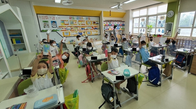 ▲ 대구신당초등학교는 2020년 지난 10일 1~6학년 전교생을 대상으로 코로나 방역 수칙을 지키며 맞춤형 ‘신당과학창의한마당’ 행사를 운영했다.ⓒ대구신당초등학교