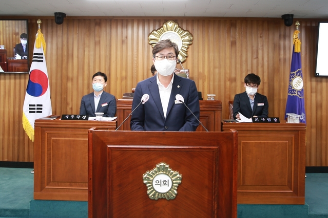 ▲ 영주시의회 우충무 의원(무소속, 가흥1·2동)은 9월 9일 개최된 제248회 임시회 제1차 본회의에서 ‘영주의 관광정책 및 영주댐 주변 관광 활성화’를 주제로 5분 자유발언을 펼쳤다.ⓒ영주시의회