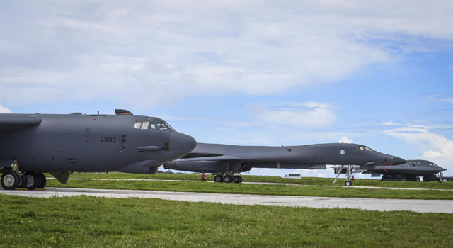 ▲ 2017년 7월 이후 위기 당시 괌 앤더슨 공군기지에 주기돼 있는 미공군 B-52H, B-1B, B-2 전략폭격기. ⓒ미공군 공개사진.