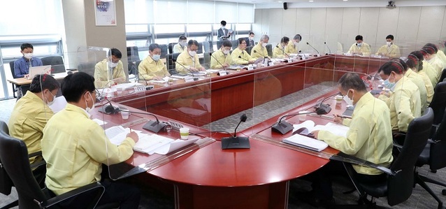 ▲ 양승조 충남도지사가 21일 도청에서 실국원장회의를 주재하고 있다.ⓒ충남도