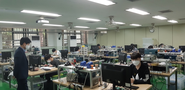 ▲ 경북교육청은 지난 14일부터 19일까지 6일간 전북 일원에서 개최된 제55회 전국기능경기대회에서 1년 만에 전국 17개 시도 중 종합 우승을 달성했다.ⓒ경북교육청