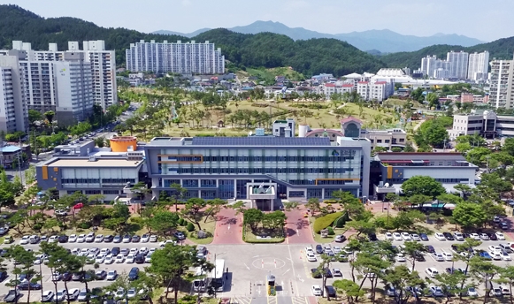 ▲ 문경시는 민족 최대 명절인 추석을 맞이해 시민과 귀성객들이 코로나19로부터 안전하고 편안한 추석명절을 보낼 수 있도록 ‘추석 연휴 코로나19 예방 특별 방역 및 종합대책’을 수립·운영한다.ⓒ문경시