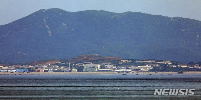 ▲ 연평도에서 보이는 북한 옹진군 해안가. ⓒ뉴시스. 무단전재 및 재배포 금지.