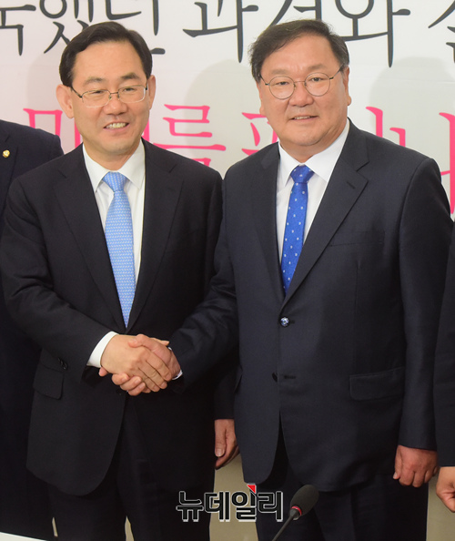 ▲ 주호영 국민의힘 원내대표(왼쪽)와 김태년 더불어민주당 원내대표. ⓒ이종현 기자