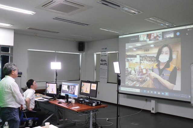 ▲ 농협경주환경농업교육원에서 로컬푸드 원격교육 랜선 견학 코너를 진행하고 있다.ⓒ경북농협