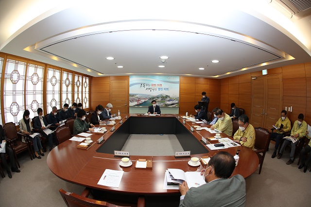 ▲ 포항시의회(의장 정해종)는 의장단 및 상임위원장단, 관련 지역구 의원과 집행부 간부공무원들이 참석한 가운데 소통간담회를 개최했다.ⓒ포항시의회