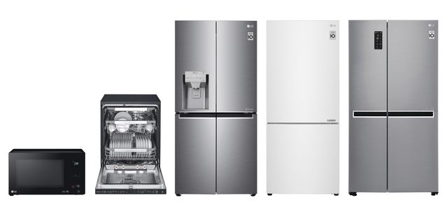 ▲ 왼쪽부터 호주 초이스 선정 2020년 최고 브랜드에 오른 LG전자 전자레인지 대표제품(모델명 MS4296OBC), 1년 동안 소비자평가 1위를 지키고 있는 식기세척기(모델명 XD3A25MB), 종류별 냉장고 평가에서 각각 1위에 오른 프렌치도어 냉장고(모델명 GF-L570PL), 상냉장·하냉동 냉장고(모델명 GB-455WL), 양문형 냉장고(모델명 GS-B680PL).ⓒLG전자