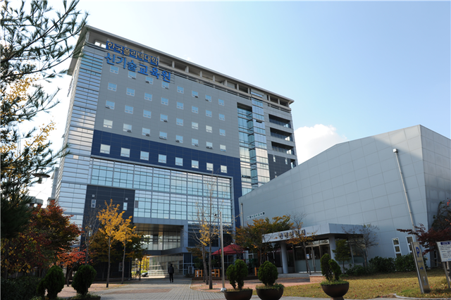 ▲ 전라북도 전주시 덕진구에 위치한 한국폴리텍대학 신기술교육원. ⓒ신기술교육원 홈페이지