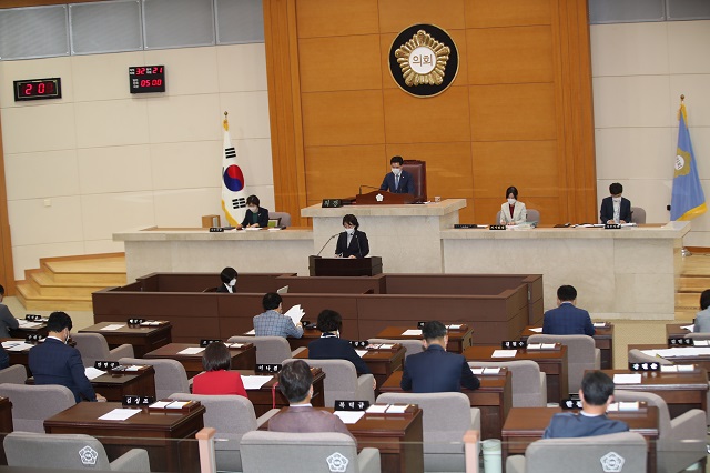 ▲ 포항시의회(의장 정해종)는 주한미군 아파치 헬기사격 훈련 전면 중지와 수성사격장 완전폐쇄를 촉구하기 위해 성명서를 채택했다.ⓒ포항시의회