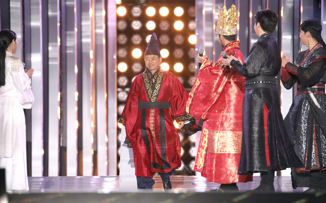 ▲ 편성된 정동극장의 월명 공연에서 이철우 도지사는 2020 아시아 송페스티벌 축하메시지를 통해 “비록 한자리에서 관람하지 못하고 온라인을 통해 만나지만 음악으로 공감하고 소통하면서 위안과 힐링의 시간이 되었으면 좋겠다”고 밝혔다.ⓒ경북도