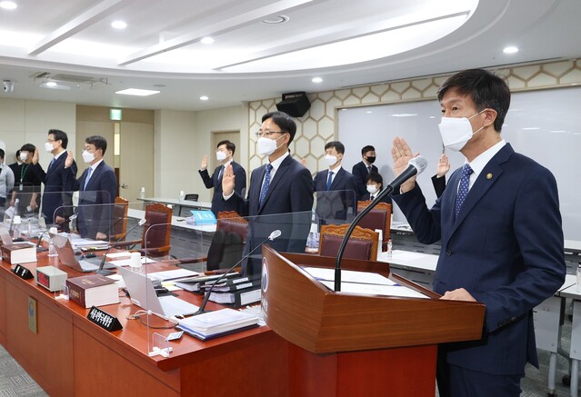 ▲ 국감 증인선서를 하고 있는 김대지 국세청장 ⓒ뉴데일리 DB