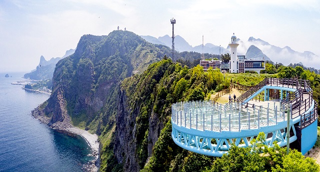 ▲ 울릉도 항목지질전망스카이워크 전경.ⓒ경북관광공사