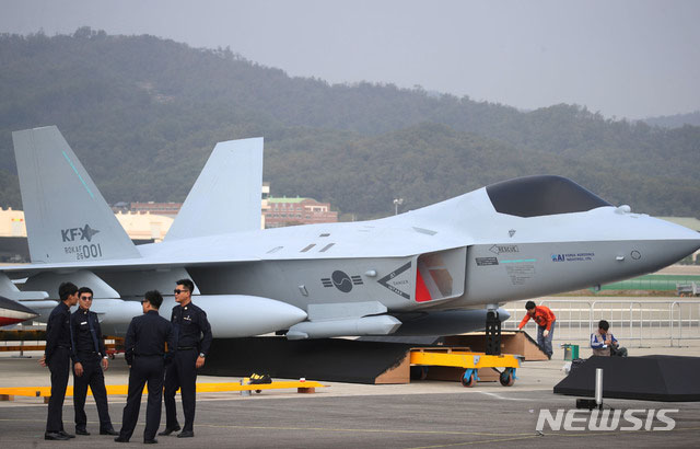 ▲ 2019년 10월 공개한 KFX의 모형. ⓒ뉴시스. 무단전재 및 재배포 금지.