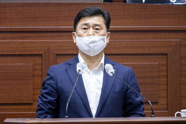 ▲ 경북도의회 김대일 의원(안동3)은 16일 개최된 제319회 임시회 제2차 본회의 5분 자유발언에서 점촌~신도청~안동선 단선철도건설사업 반영을 촉구했다.ⓒ경북도의회